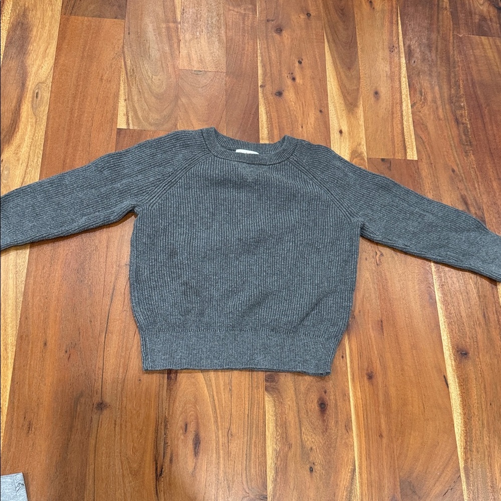 Bundle - Toodler sweaters and Ling sleeve T-Shirts - Picture 7 of 10